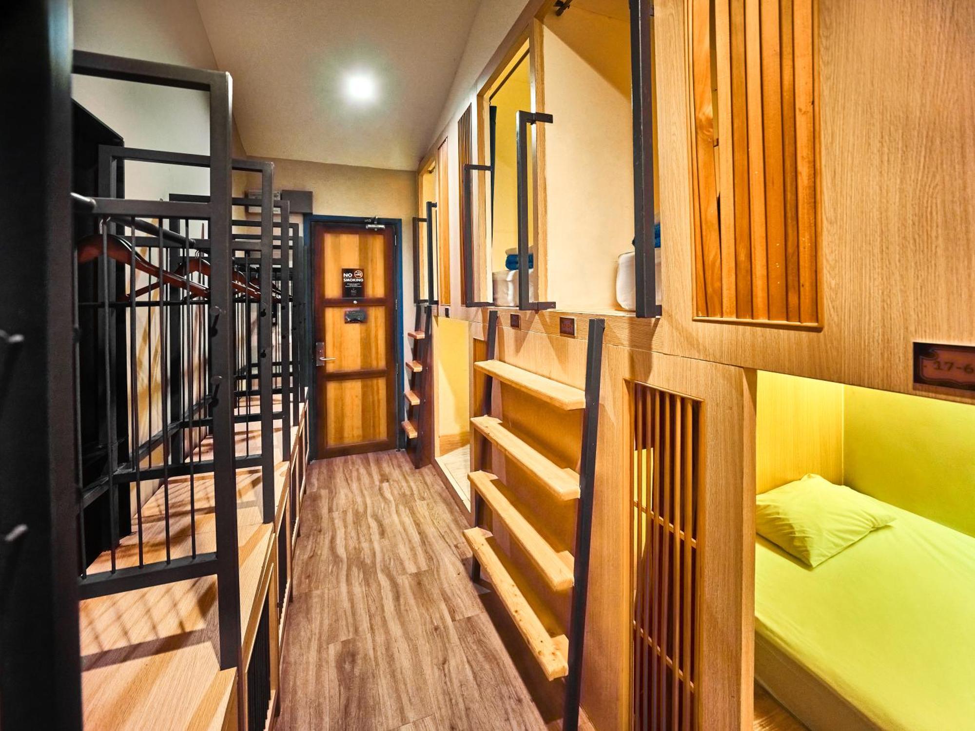 Prince Theatre Heritage Stay Hostel - Silom Bangkok Exterior foto