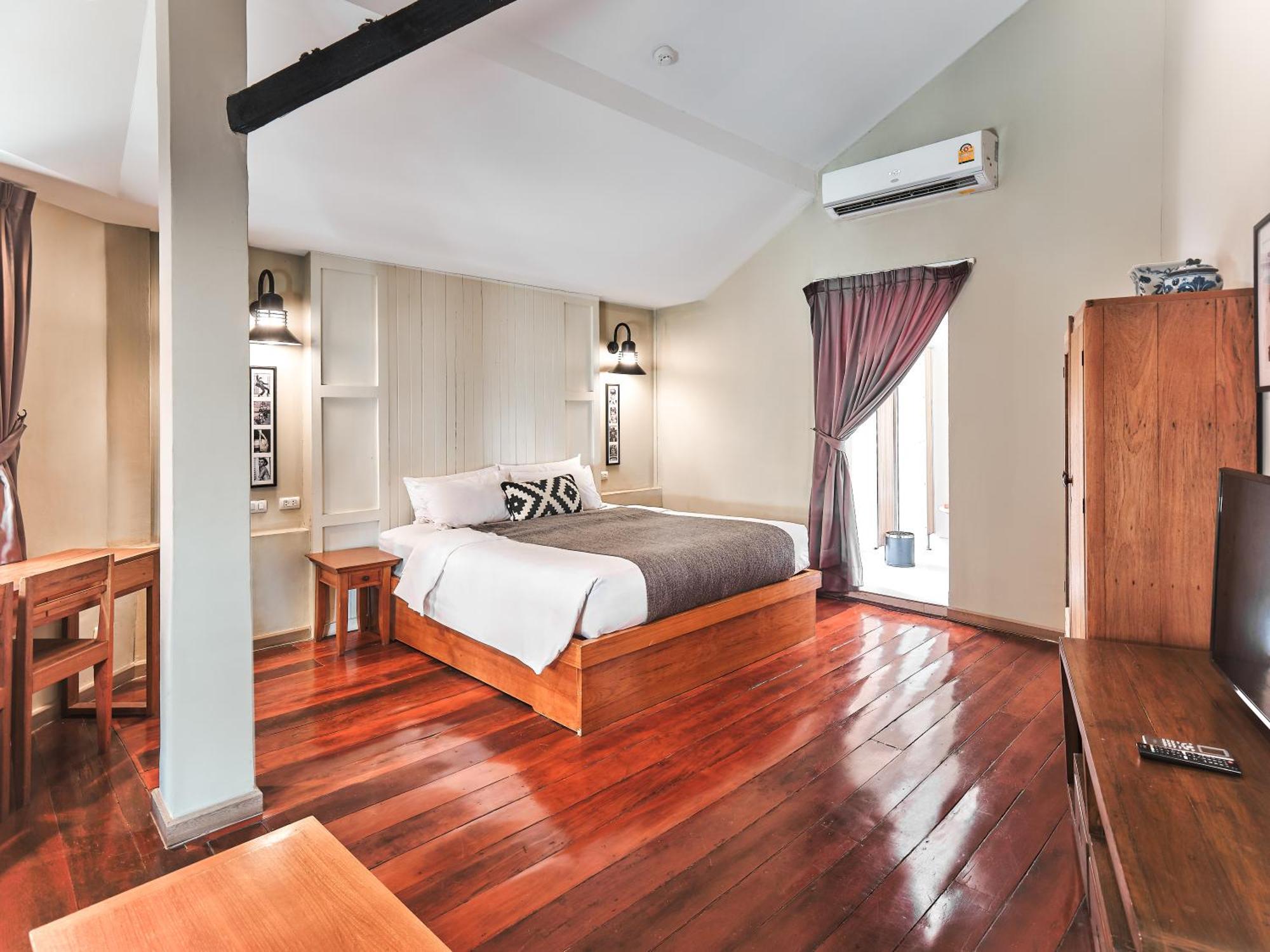 Prince Theatre Heritage Stay Hostel - Silom Bangkok Exterior foto