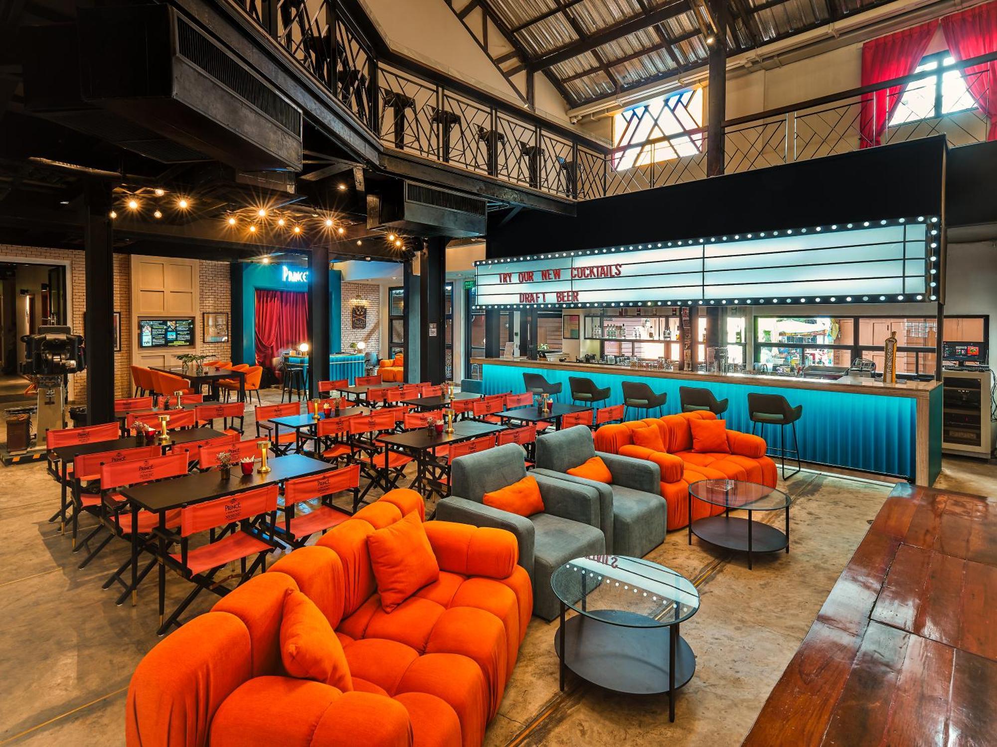 Prince Theatre Heritage Stay Hostel - Silom Bangkok Exterior foto