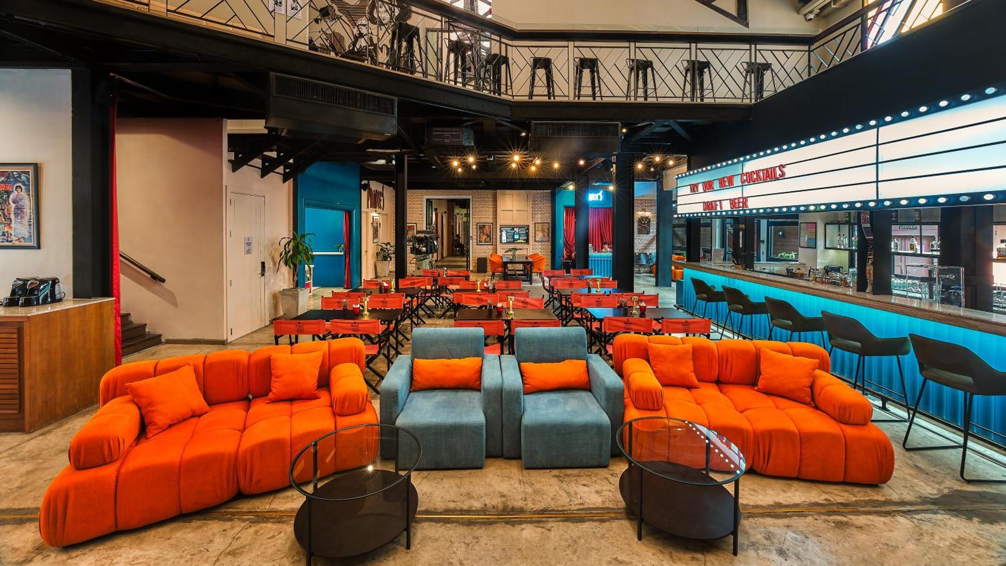 Prince Theatre Heritage Stay Hostel - Silom Bangkok Exterior foto