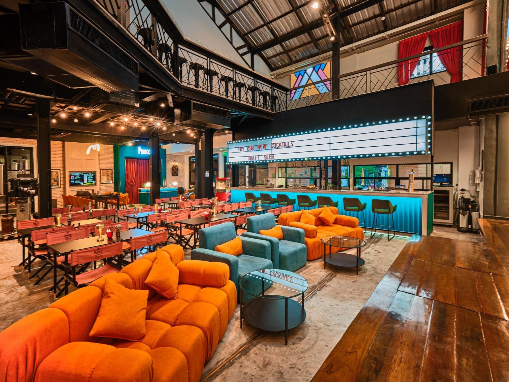 Prince Theatre Heritage Stay Hostel - Silom Bangkok Exterior foto